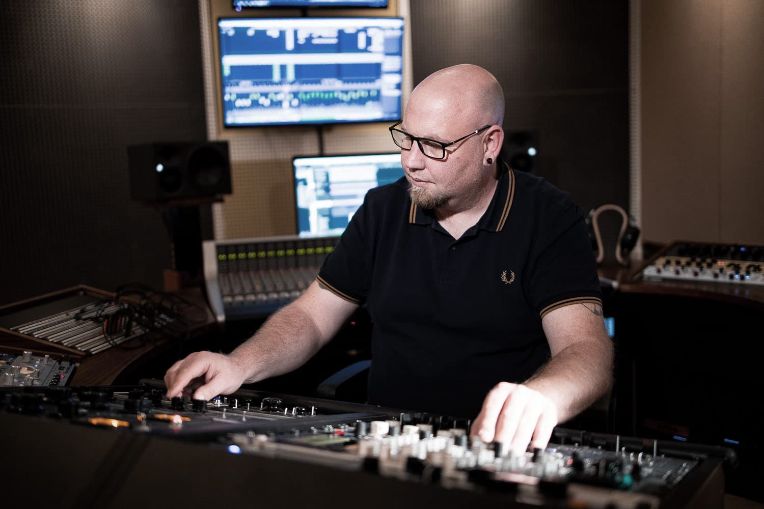 Mixing Engineer im Tonstudio Rockmöhre.