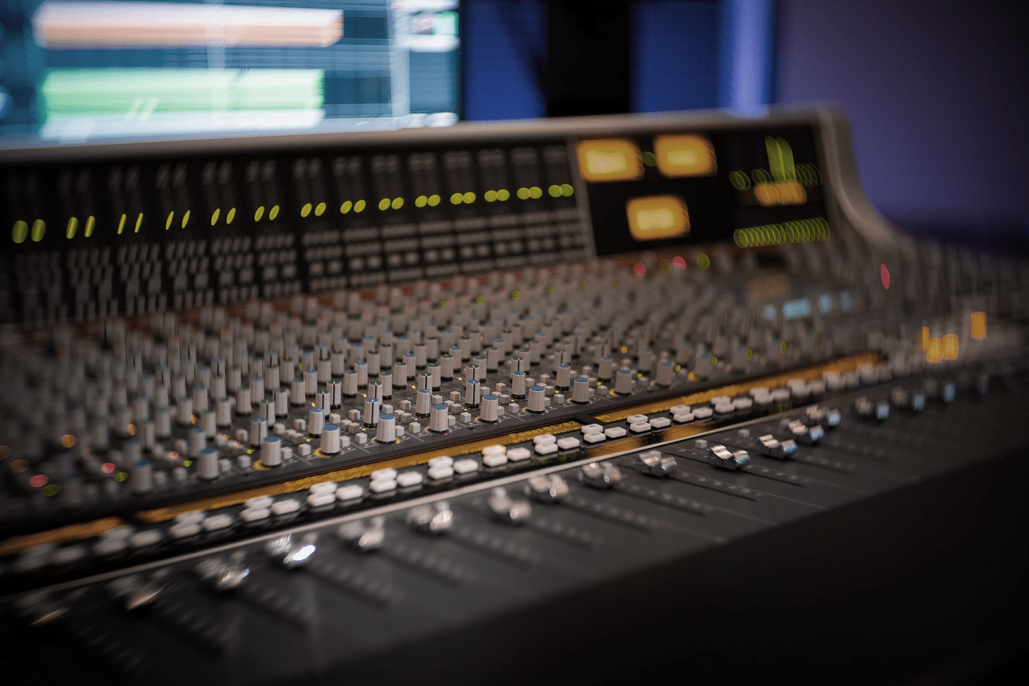 Nahaufnahme des Mischpults SSL AWS Delta 948 im Tonstudio Rockmöhre.